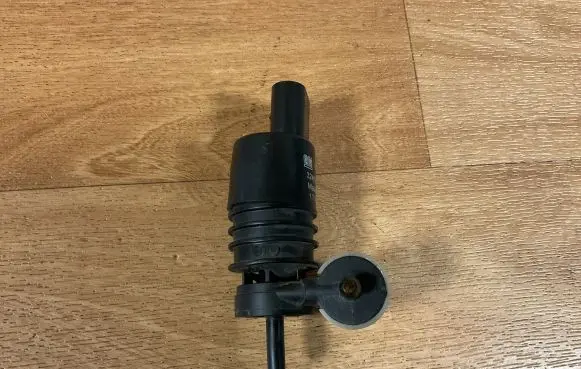 Opel Insignia A Windscreen/windshield washer pump 13250357 3240117