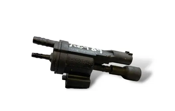 Mercedes-Benz E W212 Turbo solenoid valve 0025401497 48B43625B00