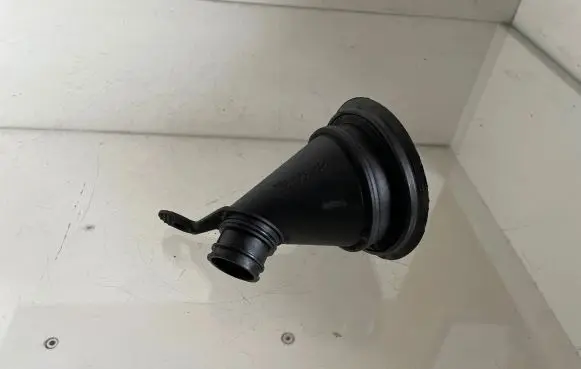 Audi A6 S6 C6 4F Oil filler cap 059103482C