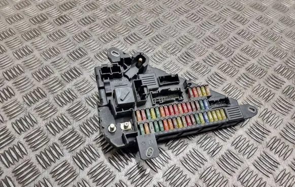 BMW 5 E60 E61 Fuse box set 518956024 6906618