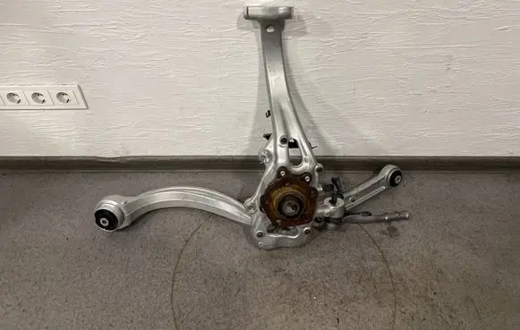 Audi e-tron Front wheel hub spindle knuckle 4m0407156e 4m0407694f 4m0487560