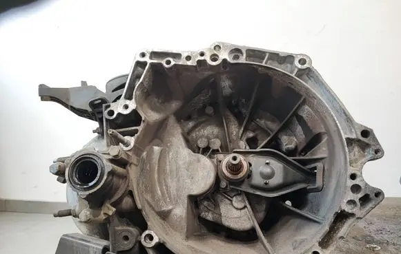 Citroen Berlingo Manual 6 speed gearbox 20V261 1647713