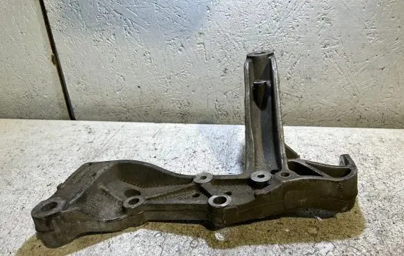 Seat Altea Front lower control arm/wishbone 1K0199295E