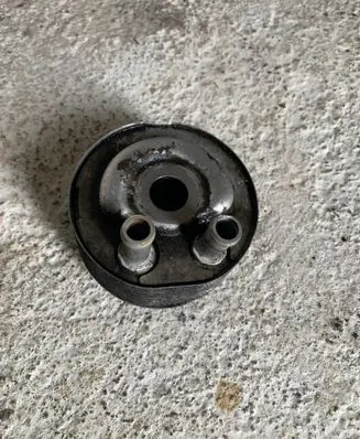 Nissan Primera Oil filter mounting bracket
