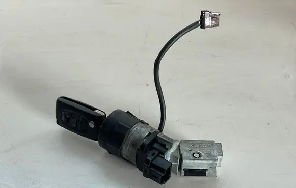 Citroen C4 I Picasso Ignition lock 36410600