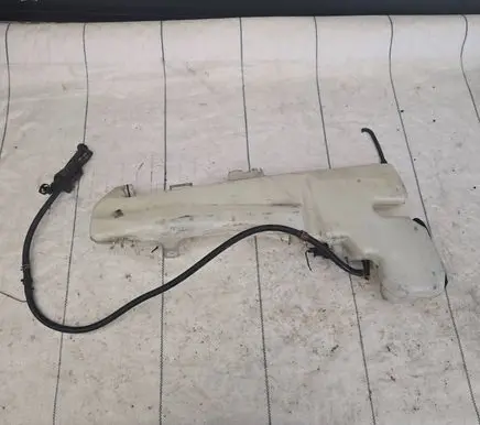 Windshield washer fluid reservoir/tank
