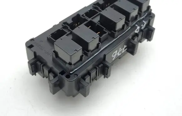 Infiniti Q50 Fuse module 0011173511060101
