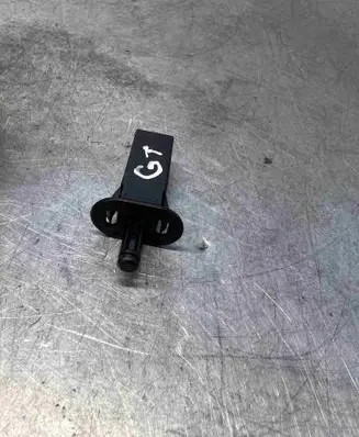 BMW 5 GT F07 Fuel tank opening switch 82289392