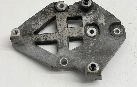 KIA Optima Engine mounting bracket 