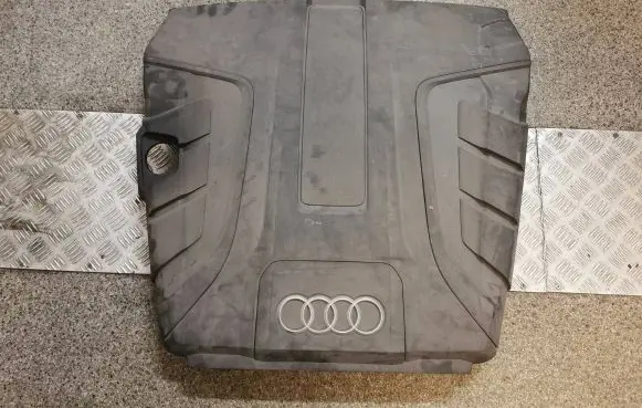 Audi Q7 4M Engine cover (trim) 4M0133849AA