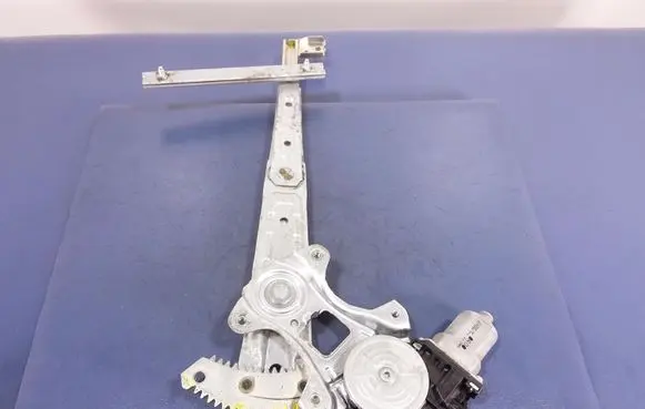 Honda Civic IX Front door window regulator with motor