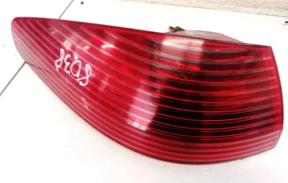 Peugeot 607 Rear/tail lights