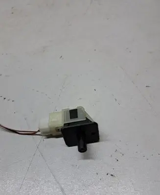 Mercedes-Benz C W203 Front door sensor coupe 2028209410