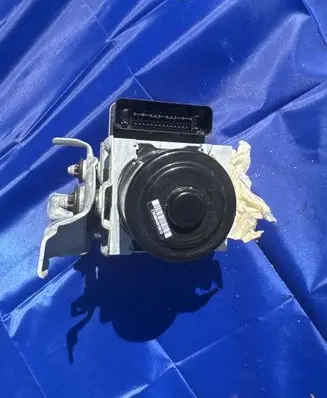 Porsche Macan (95B) ABS Pump 95B907379