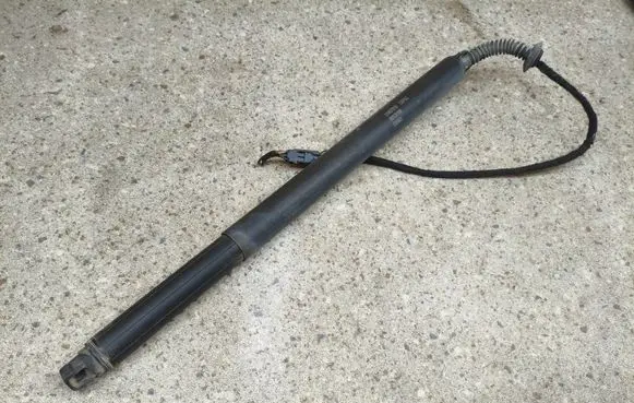 Volvo XC90 Tailgate/trunk strut/damper 31457610 S0125109 15W43
