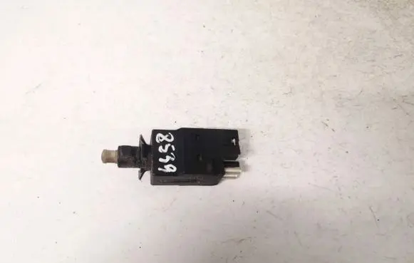 Mercedes-Benz E W210 Brake pedal sensor switch 0015450109