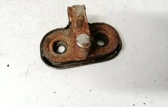 Volkswagen PASSAT B5.5 Rear door lock loop/hook striker 