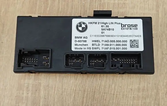 BMW X5 G05 Tailgate/trunk control unit/module 5A74B11