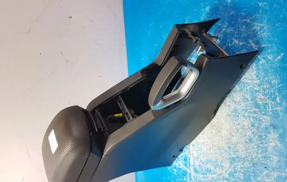 Opel Antara Center console