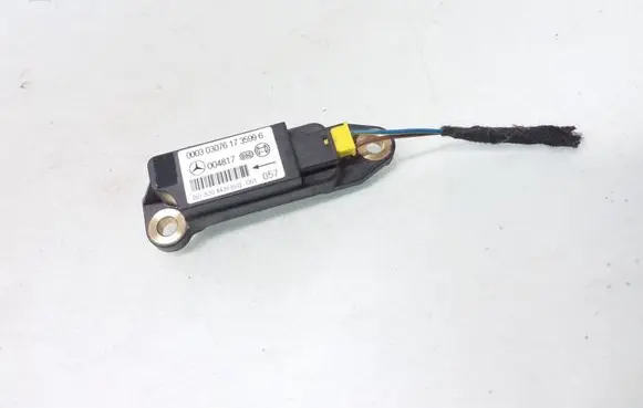Mercedes-Benz C W203 Airbag deployment crash/impact sensor 0018204426 000303076 004817