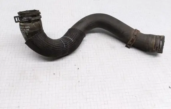 Opel Zafira B Engine coolant pipe/hose 13223885