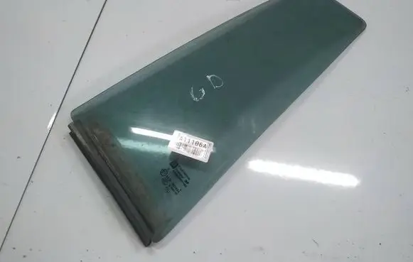 Opel Zafira B Rear vent window glass AS3