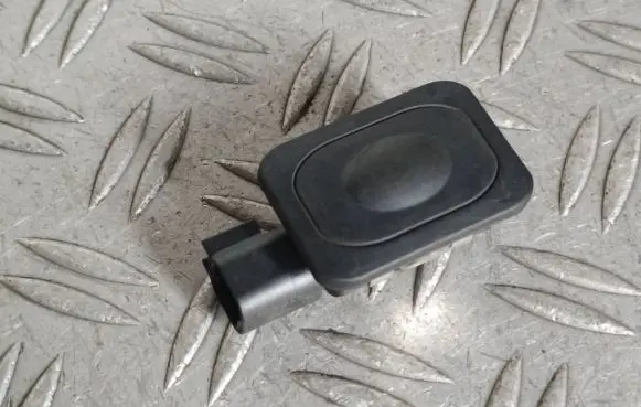 Jaguar F-Pace Tailgate opening switch Gx7314k147AA