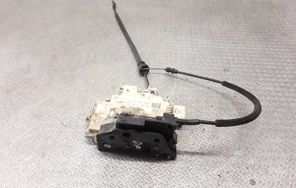 Volkswagen PASSAT B6 Front door lock 3C1837016A