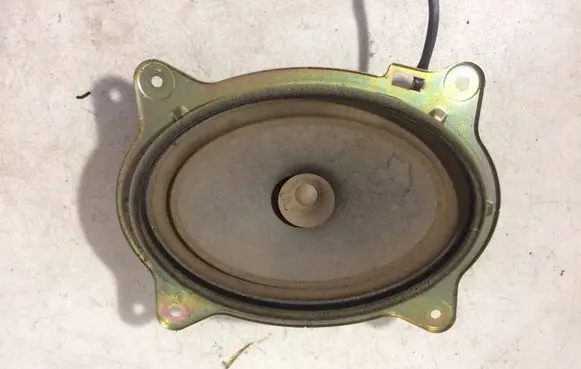Lexus IS 200-300 Parcel shelf speaker 8616053180