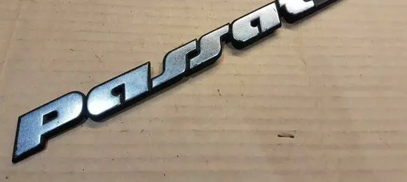 Volkswagen PASSAT B3 Manufacturers badge/model letters 3A0853687K