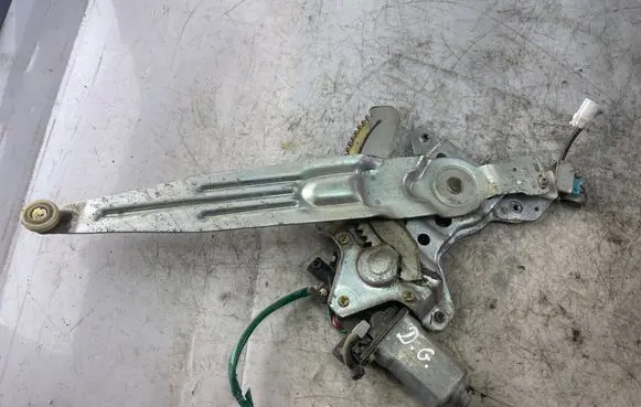Mitsubishi Pajero Sport I Rear door window regulator with motor Mr144538 0621006546