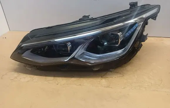 Volkswagen Golf VIII Headlight/headlamp 5H1941059P