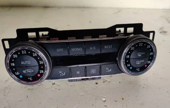 Mercedes-Benz C W204 Climate control unit 2048309985