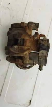 Subaru Outback (BS) Rear brake caliper
