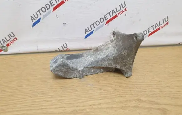 BMW 3 E36 Engine mounting bracket 1137014 11811137014