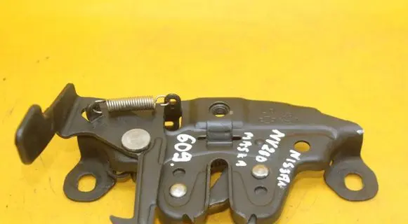 Engine bonnet/hood lock/catch