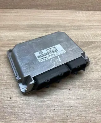 Volkswagen PASSAT B5 Engine control unit/module ECU 3B0907557C