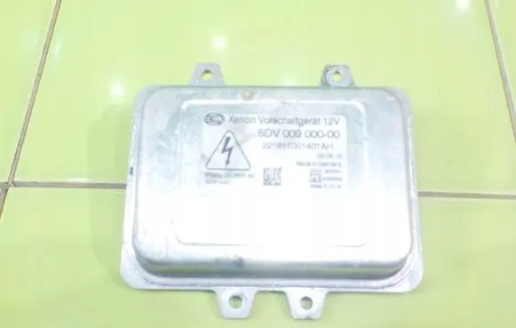 Jaguar XF X250 LED ballast control module 5DV009000