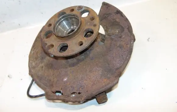 Mercedes-Benz A W168 Front wheel hub A1683302120 A1683370345