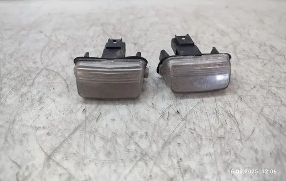 Peugeot 5008 Number plate light