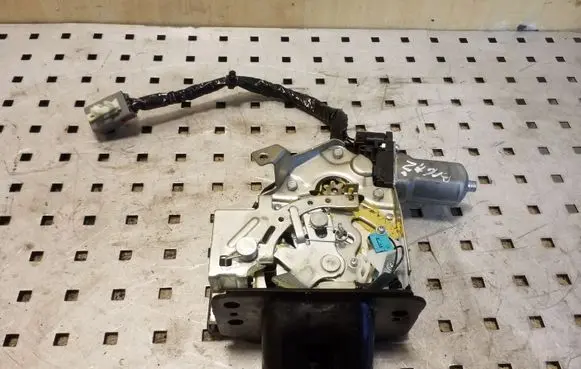 Ford Kuga II Tailgate/trunk/boot lock/catch/latch CV447843102B