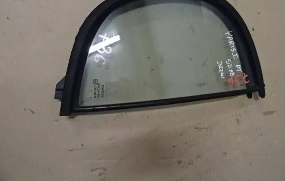 Toyota Yaris Rear vent window glass 43R00048