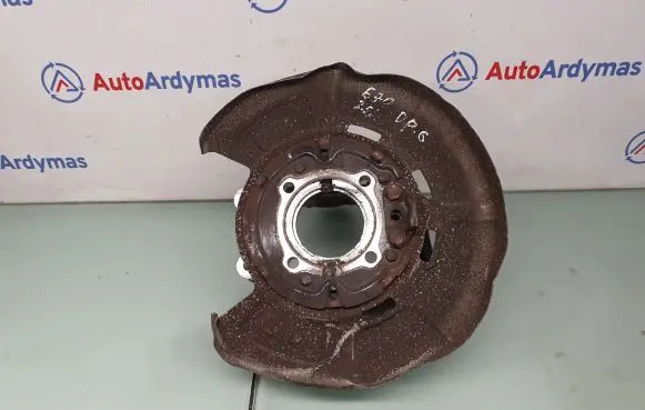 Rear wheel hub spindle/knuckle