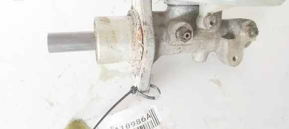 Volkswagen PASSAT B4 Master brake cylinder 