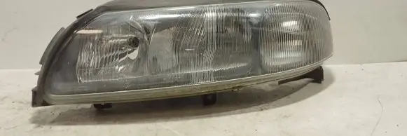Volvo XC70 Headlight/headlamp 8693567 89007907 20032012