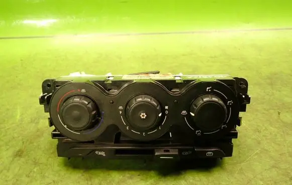 Peugeot 301 Climate control/heater control trim 9807081177