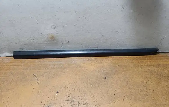 KIA Carens II Rear door trim (molding) 877211D000