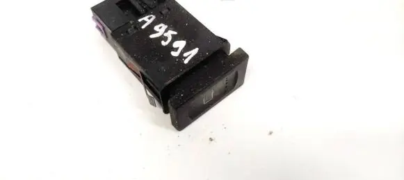 Volkswagen PASSAT B5.5 Windscreen/window heater switch 3B0959621C