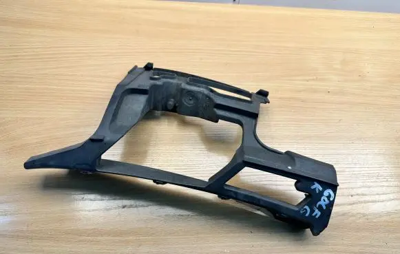 Volkswagen Golf VI Front bumper mounting bracket 5K0807723B