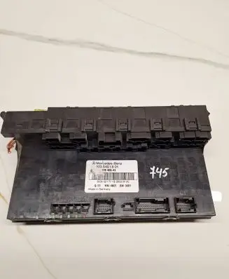 Mercedes-Benz C W203 Fuse module 2035451801 00848640